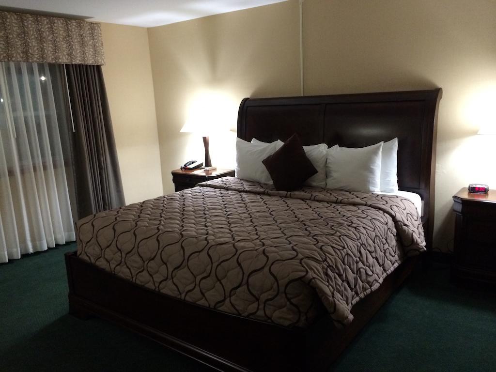 Pacer Inn & Suites Motel Делауер Стая снимка