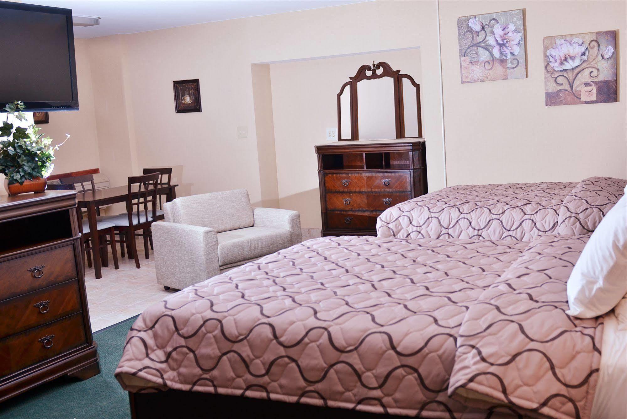 Pacer Inn & Suites Motel Делауер Екстериор снимка